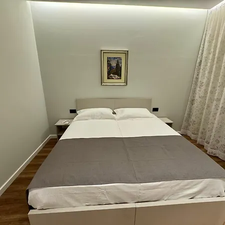 Lägenhet Altana Guest Tirana