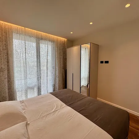 Lägenhet Altana Guest Tirana