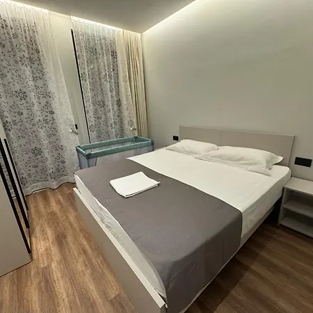 Altana Guest Lägenhet *